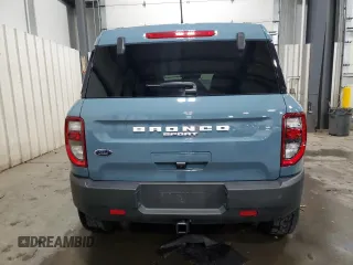 2023 Ford Bronco Sport Badlands z VIN 3FMCR9D91PRE01918, wystawiony jako Copart lot #52120145 z przebiegiem 8 415 mil mil oraz Szkoda całkowita • Salvage title. Historia ofert i sprzedaży dostępna na DreamBid. Obrazek 6.