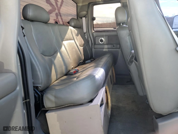 2004 GMC Sierra 1500 SLT with VIN 1GTEK19TX4E376829, listed as a Copart auction lot 45041115 with 246,952 mi miles and Salvage Title. Bid and sale history available at carsss.com. Image 10.
