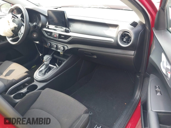 2023 Kia Forte LXS z VIN 3KPF24AD2PE590555, wystawiony jako IAAI lot #42395185 z przebiegiem 57 678 mil mil oraz . Historia ofert i sprzedaży dostępna na DreamBid. Obrazek 5.