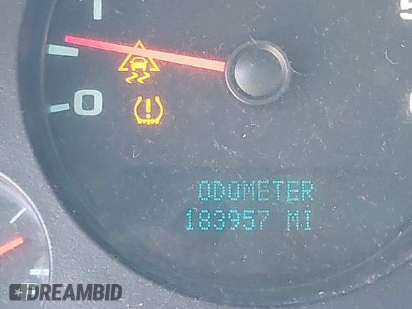 2007 Chevrolet Avalanche LS z VIN 3GNEC120X7G215740, wystawiony jako IAAI lot #42352407 z przebiegiem 183 957 mil mil oraz . Historia ofert i sprzedaży dostępna na DreamBid. Obrazek 7.