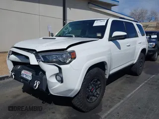 2018 Toyota 4Runner SR5 with VIN JTEBU5JR8J5543622, listed as a IAAI auction lot 41770031 with 101,272 mi miles. Bid and sale history available at carsss.com. Image 17.