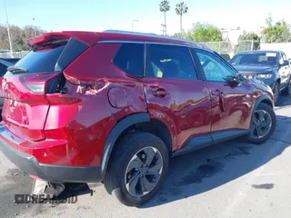 2024 Nissan Rogue SV z VIN 5N1BT3BA9RC705037, wystawiony jako IAAI lot #41827594 z przebiegiem 13 435 mil mil oraz . Historia ofert i sprzedaży dostępna na DreamBid. Obrazek 15.