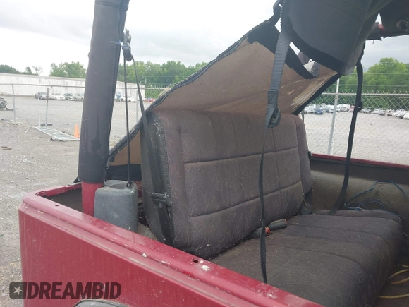 2000 Jeep Wrangler Sport with VIN 1J4FA49S2YP764321, listed as a IAAI auction lot 42385965 with Not provided miles and . Bid and sale history available at DreamBid. Image 8.