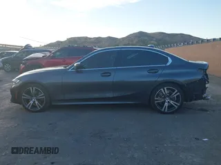 2019 BMW 3 Series 330i xDrive with VIN WBA5R7C58KAJ81967, listed as a IAAI auction lot 41093104 with 46,445 mi miles. Bid and sale history available at carsss.com. Image 15.