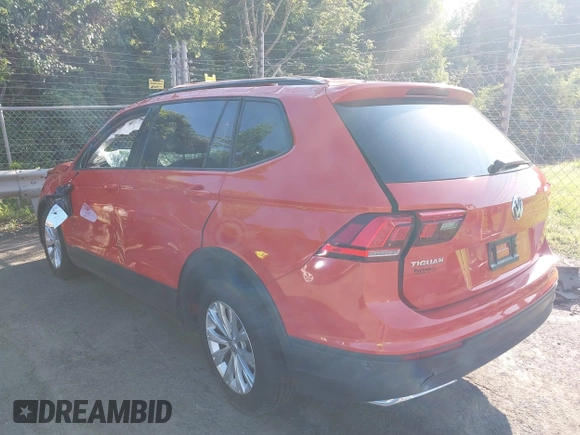 2018 Volkswagen Tiguan S with VIN 3VV1B7AX7JM016201, listed as a IAAI auction lot 42436045 with 139,168 mi miles and . Bid and sale history available at DreamBid. Image 3.