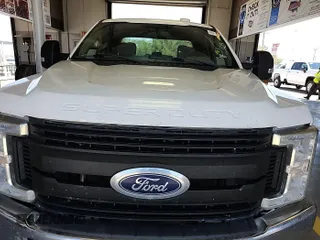 2019 Ford F-250 XL with VIN 1FT7X2B64KEE42034, listed as a IAAI auction lot 42716725 with 170,756 mi miles and . Bid and sale history available at DreamBid. Image 13.