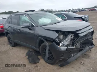 2019 Toyota RAV4 XLE with VIN 2T3W1RFV4KW048145, listed as a IAAI auction lot 41723621 with 180,051 mi miles. Bid and sale history available at carsss.com. Image 1.