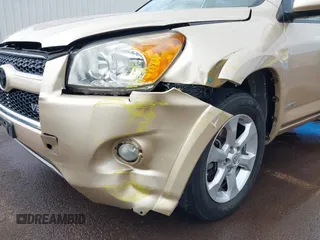 2010 Toyota RAV4 Limited z VIN JTMYK4DV0AD004537, wystawiony jako IAAI lot #40428467 z przebiegiem 77 589 mil mil oraz . Historia ofert i sprzedaży dostępna na DreamBid. Obrazek 6.