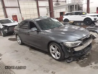 2013 BMW 3 Series 328i xDrive z VIN WBA3B3C55DJ812164, wystawiony jako IAAI lot #42473028 z przebiegiem 140 928 mil mil oraz . Historia ofert i sprzedaży dostępna na DreamBid. Obrazek 1.