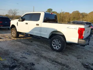 2019 Ford Super Duty F-250 SRW XL with VIN 1FT7W2B63KEE34610, listed as a IAAI auction lot 41698516 with 118,110 mi miles. Bid and sale history available at carsss.com. Image 3.