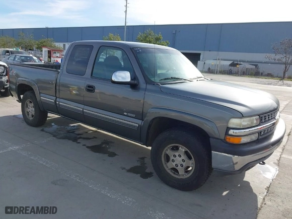 2000 Chevrolet Silverado 1500 LT with VIN 1GCEK19T9YE254579, listed as a IAAI auction lot 41620450 with 292,768 mi miles. Bid and sale history available at carsss.com. Image 1.