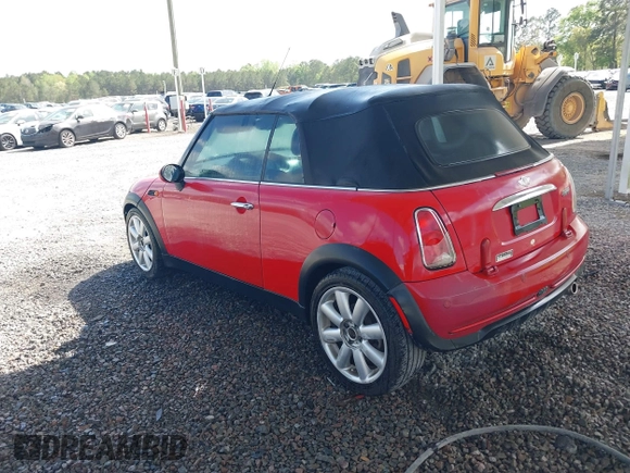 2008 MINI Convertible z VIN WMWRF33558TG19508, wystawiony jako IAAI lot #41929316 z przebiegiem 99 514 mil mil oraz . Historia ofert i sprzedaży dostępna na DreamBid. Obrazek 3.