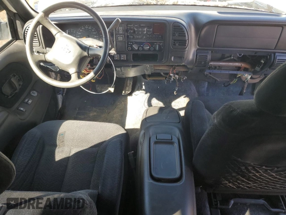 1998 Chevrolet Tahoe z VIN 3GNEK18R6WG128702, wystawiony jako Copart lot #49961445 z przebiegiem 154 187 mil mil oraz Czysty tytuł • Clean title. Historia ofert i sprzedaży dostępna na DreamBid. Obrazek 8.