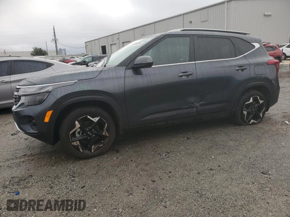 2024 Kia Seltos EX z VIN KNDER2AA2R7606483, wystawiony jako Copart lot #86701254 z przebiegiem 15 965 mil mil oraz Szkoda całkowita • Salvage title. Historia ofert i sprzedaży dostępna na DreamBid. Obrazek 1.