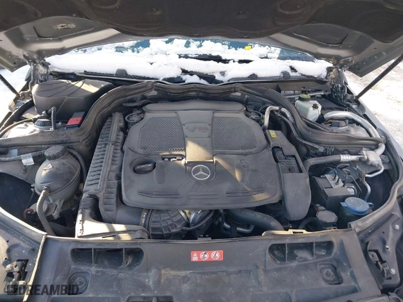 2014 Mercedes-Benz C-Class C 300 Sport with VIN WDDGF8AB4ER319308, listed as a IAAI auction lot 41332807 with 113,148 mi miles. Bid and sale history available at carsss.com. Image 10.