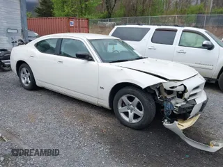 2008 Dodge Charger with VIN 2B3KA43G18H286259, listed as a IAAI auction lot 41951575 with 211,521 mi miles. Bid and sale history available at carsss.com. Image 1.