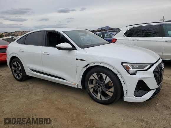 2023 Audi e-tron Sportback S line Premium z VIN WA11AAGEXPB004395, wystawiony jako Copart lot #68947554 z przebiegiem 19 852 mil mil oraz Szkoda całkowita • Salvage title. Historia ofert i sprzedaży dostępna na DreamBid. Obrazek 4.