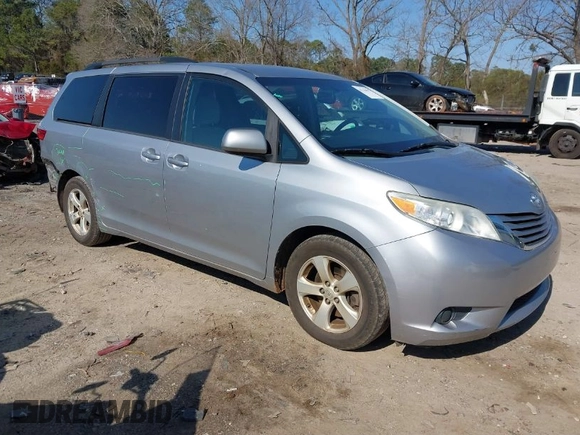 2015 Toyota Sienna LE AAS with VIN 5TDKK3DC4FS557542, listed as a IAAI auction lot 41756997 with 256,000 mi miles. Bid and sale history available at carsss.com. Image 1.