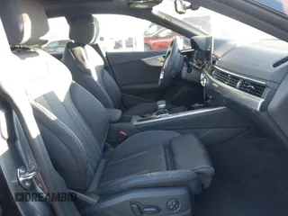 2024 Audi A5 Sportback S line Premium Plus z VIN WAUFACF53RA072231, wystawiony jako IAAI lot #41291343 z przebiegiem 2 089 mil mil oraz . Historia ofert i sprzedaży dostępna na DreamBid. Obrazek 5.