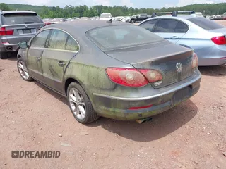 2009 Volkswagen CC Luxury z VIN WVWHL73C09E531918, wystawiony jako IAAI lot #42433505 z przebiegiem 223 692 mil mil oraz . Historia ofert i sprzedaży dostępna na DreamBid. Obrazek 3.
