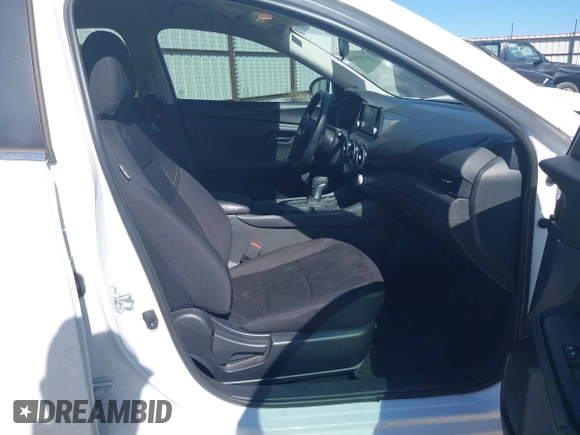2024 Nissan Sentra S z VIN 3N1AB8BV4RY249039, wystawiony jako IAAI lot #41792114 z przebiegiem 37 413 mil mil oraz . Historia ofert i sprzedaży dostępna na DreamBid. Obrazek 5.