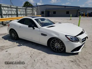 2018 Mercedes-Benz SLC 300 z VIN WDDPK3JA6JF152323, wystawiony jako Copart lot #51812223 z przebiegiem 24 861 mil mil oraz . Historia ofert i sprzedaży dostępna na DreamBid. Obrazek 4.