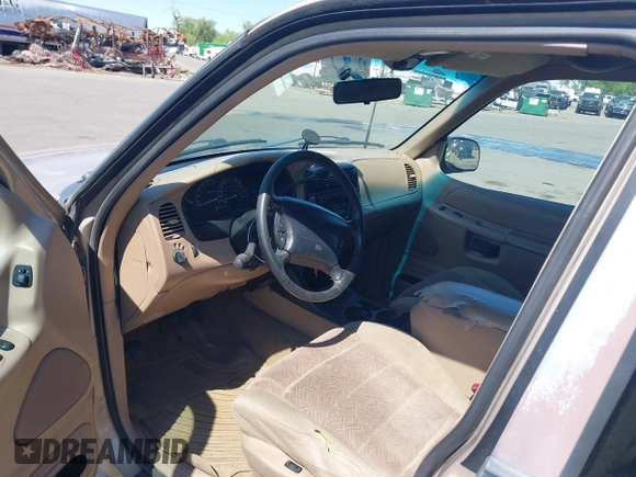 1998 Ford Explorer XL z VIN 1FMZU34E0WZA85991, wystawiony jako IAAI lot #42136398 z przebiegiem 221 454 mil mil oraz . Historia ofert i sprzedaży dostępna na DreamBid. Obrazek 5.