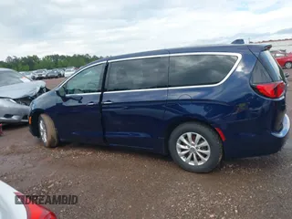 2018 Chrysler Pacifica Touring Plus with VIN 2C4RC1FG9JR261689, listed as a IAAI auction lot 42261105 with 66,622 mi miles and . Bid and sale history available at DreamBid. Image 14.