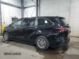 2021 Toyota Sienna XLE z VIN 5TDYRKECXMS024686, wystawiony jako Copart lot #56990895 z przebiegiem 37 744 mil mil oraz Szkoda całkowita • Salvage title. Historia ofert i sprzedaży dostępna na DreamBid. Obrazek 2.