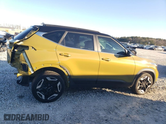 2024 Kia Seltos SX z VIN KNDETCA75R7537106, wystawiony jako Copart lot #86563764 z przebiegiem 4 874 mil mil oraz Szkoda całkowita • Salvage title. Historia ofert i sprzedaży dostępna na DreamBid. Obrazek 3.