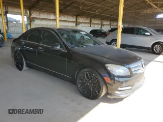 2011 Mercedes-Benz C 300 Sport z VIN WDDGF5EB1BA421247, wystawiony jako Copart lot #62767035 z przebiegiem 159 276 mil mil oraz Czysty tytuł • Clean title. Historia ofert i sprzedaży dostępna na DreamBid. Obrazek 4.