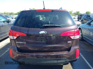 2015 Kia Sorento LX with VIN 5XYKTCA6XFG592482, listed as a IAAI auction lot 41995626 with 154,865 mi miles. Bid and sale history available at carsss.com. Image 17.