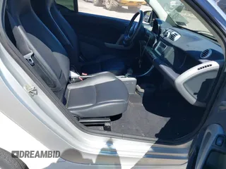 2015 Smart fortwo Passion with VIN WMEEJ3BAXFK810065, listed as a IAAI auction lot 42212154 with 20,553 mi miles and . Bid and sale history available at DreamBid. Image 5.
