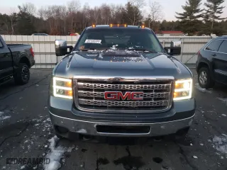 2011 GMC Sierra 2500HD SLE with VIN 1GT220CG2BZ404783, listed as a Copart auction lot 83108204 with 0 mi miles and Salvage Title. Bid and sale history available at carsss.com. Image 5.