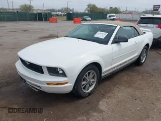 2005 Ford Mustang Deluxe with VIN 1ZVFT84N055216895, listed as a IAAI auction lot 41914884 with 67,824 mi miles. Bid and sale history available at carsss.com. Image 17.