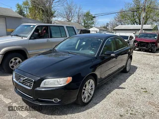 2007 Volvo S80 V8 with VIN YV1AH852471023365, listed as a IAAI auction lot 42123601 with 181,428 mi miles. Bid and sale history available at carsss.com. Image 2.