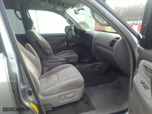 2007 Toyota Sequoia SR5 with VIN 5TDZT34A77S285533, listed as a IAAI auction lot 41393297 with 235,791 mi miles. Bid and sale history available at carsss.com. Image 5.