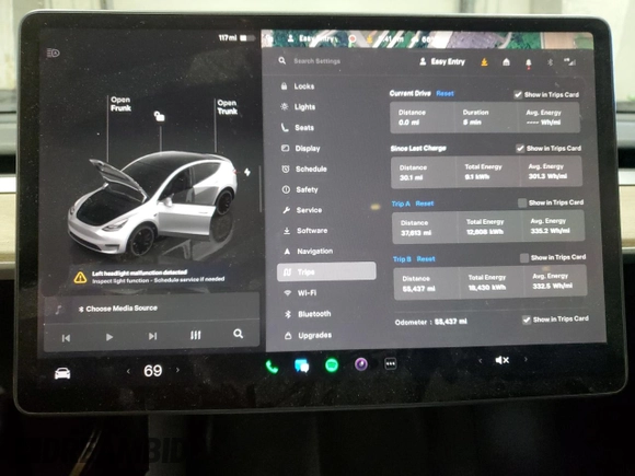 2022 Tesla Model Y Performance with VIN 7SAYGDEF7NF520825, listed as a Copart auction lot 57400245 with 55,437 mi miles and Salvage title. Bid and sale history available at DreamBid. Image 9.