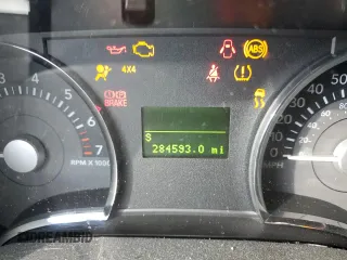 2007 Mercury Mountaineer Premier z VIN 4M2EU48827UJ22481, wystawiony jako Copart lot #70305864 z przebiegiem 284 593 mil mil oraz Szkoda całkowita • Salvage title. Historia ofert i sprzedaży dostępna na DreamBid. Obrazek 9.