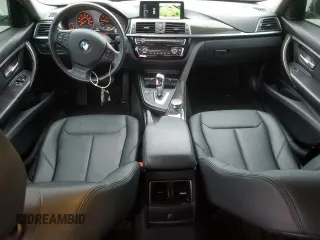 2017 BMW 3 Series 320i z VIN WBA8A9C39HK863984, wystawiony jako Copart lot #47927845 z przebiegiem 82 891 mil mil oraz Szkoda całkowita • Salvage title. Historia ofert i sprzedaży dostępna na DreamBid. Obrazek 8.