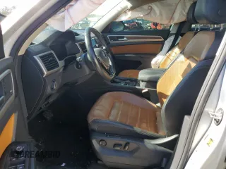 2018 Volkswagen Atlas SEL Premium with VIN 1V2NR2CA0JC574172, listed as a Copart auction lot 49454025 with 113,823 mi miles and Salvage title. Bid and sale history available at DreamBid. Image 7.
