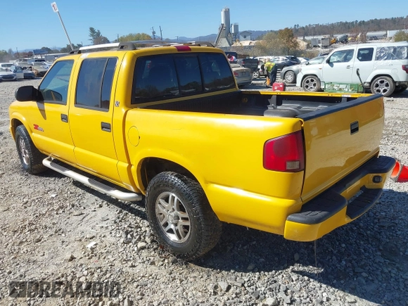 2003 GMC Sonoma SLS with VIN 1GTDT13X53K117606, listed as a IAAI auction lot 40640657 with 1 mi miles. Bid and sale history available at carsss.com. Image 3.