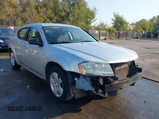 2010 Dodge Avenger SXT z VIN 1B3CC4FB4AN101116, wystawiony jako IAAI lot #40531386 z przebiegiem 187 103 mil mil oraz . Historia ofert i sprzedaży dostępna na DreamBid. Obrazek 1.