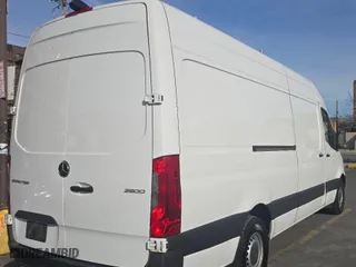 2022 Mercedes-Benz Sprinter Cargo Van with VIN W1Y4DCHYXNT090972, listed as a Copart auction lot 49924095 with NaN miles and Clean Title. Bid and sale history available at carsss.com. Image 4.