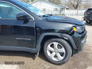 2018 Jeep Compass Latitude with VIN 3C4NJDBBXJT131370, listed as a IAAI auction lot 41850288 with 64,647 mi miles. Bid and sale history available at carsss.com. Image 17.