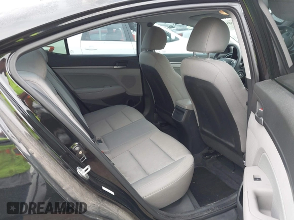 2018 Hyundai Elantra SEL z VIN KMHD84LF2JU492179, wystawiony jako IAAI lot #41883084 z przebiegiem 39 642 mil mil oraz . Historia ofert i sprzedaży dostępna na DreamBid. Obrazek 8.