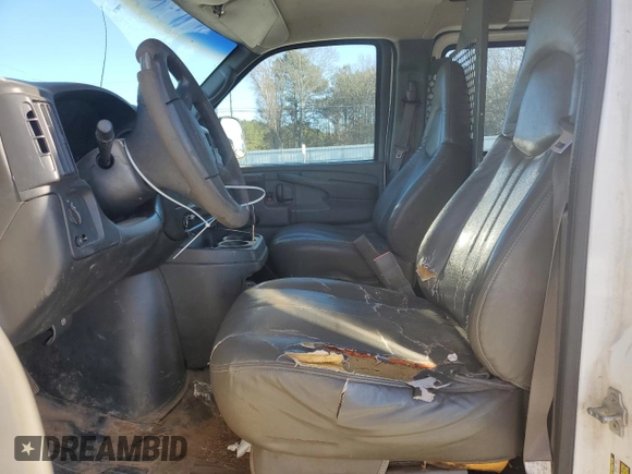 2004 Chevrolet Express Cargo Van with VIN 1GCGG25U341191561, listed as a Copart auction lot 43657715 with 351,423 mi miles and Salvage Title. Bid and sale history available at carsss.com. Image 7.