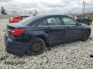 2013 Chrysler 200 LX with VIN 1C3CCBAB5DN642095, listed as a Copart auction lot 53002635 with 173,218 mi miles and Clean Title. Bid and sale history available at carsss.com. Image 3.