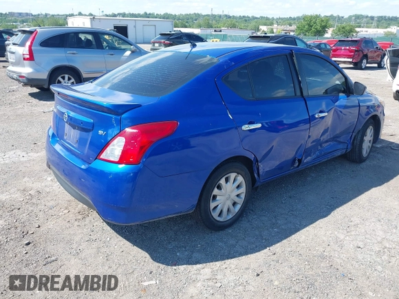 2017 Nissan Versa SV z VIN 3N1CN7AP1HL895731, wystawiony jako IAAI lot #42279393 z przebiegiem 94 040 mil mil oraz . Historia ofert i sprzedaży dostępna na DreamBid. Obrazek 4.