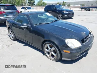 2003 Mercedes-Benz SLK 320 z VIN WDBKK65F83F272587, wystawiony jako IAAI lot #42305529 z przebiegiem 165 256 mil mil oraz . Historia ofert i sprzedaży dostępna na DreamBid. Obrazek 1.